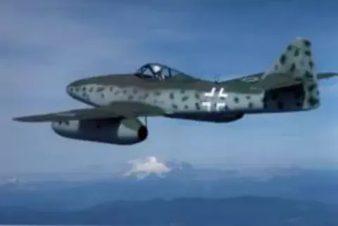 Replica Me262 Replica in Flight